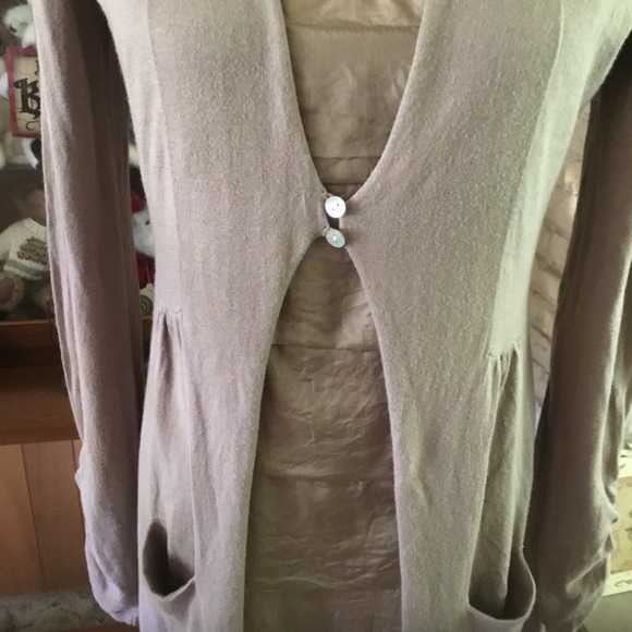 Beautiful silk blend cardigan and tank - Picture 8 of 11